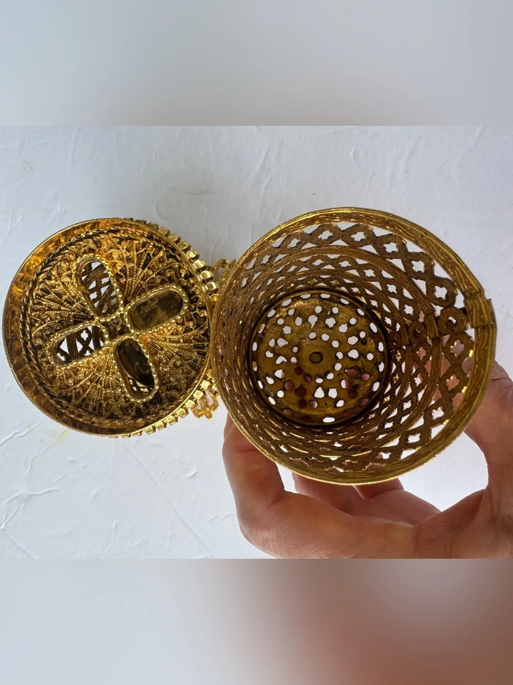 Vintage Hollywood Regency Gold Filigree Vanity Toothbrush Makeup Brush Holder 9”